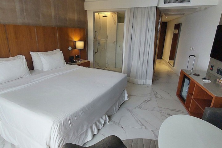 Room 10 of 73