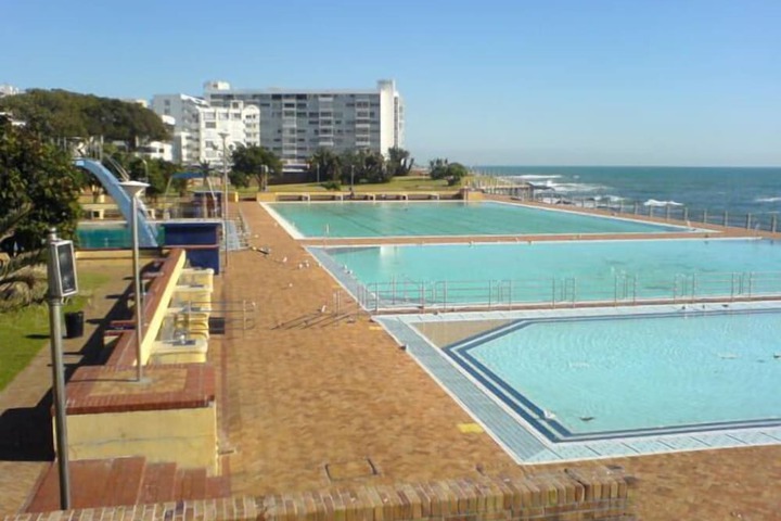 Hotel Pool