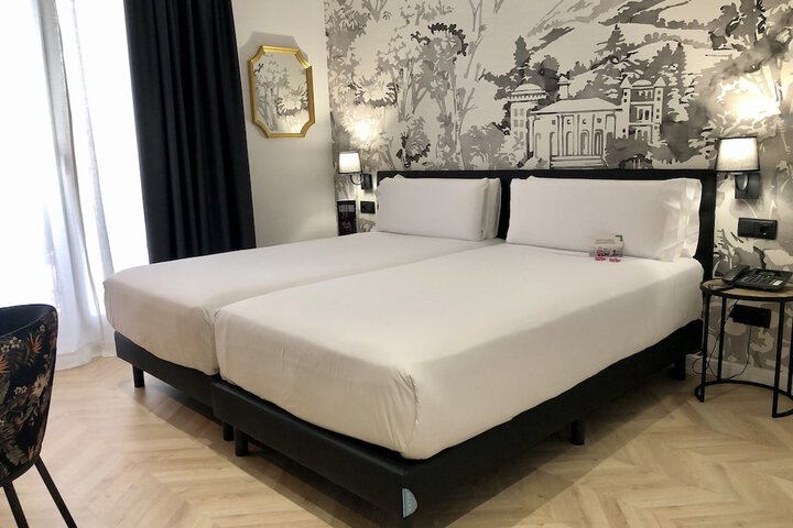 Room 14 of 42