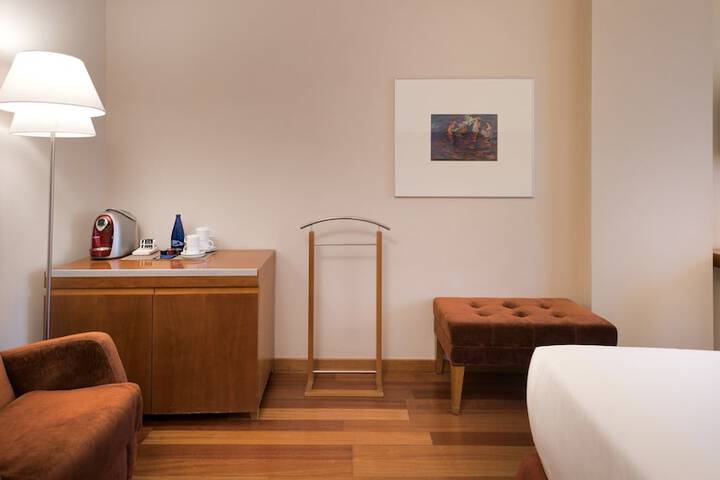 Room 5 of 49