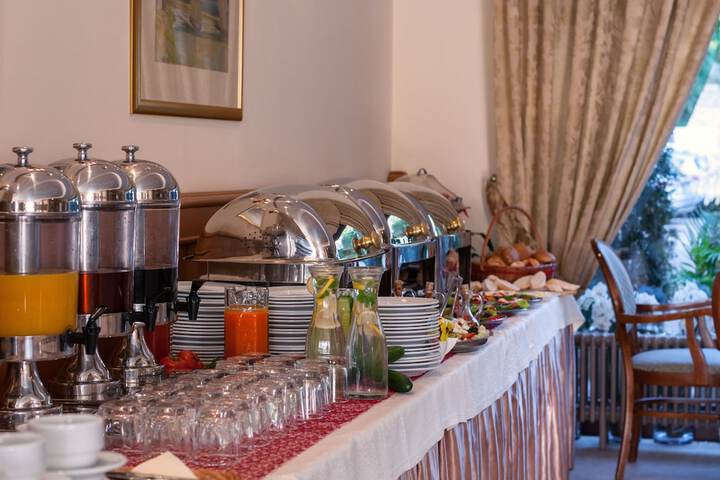 Breakfast/Coffee Service 62 of 86