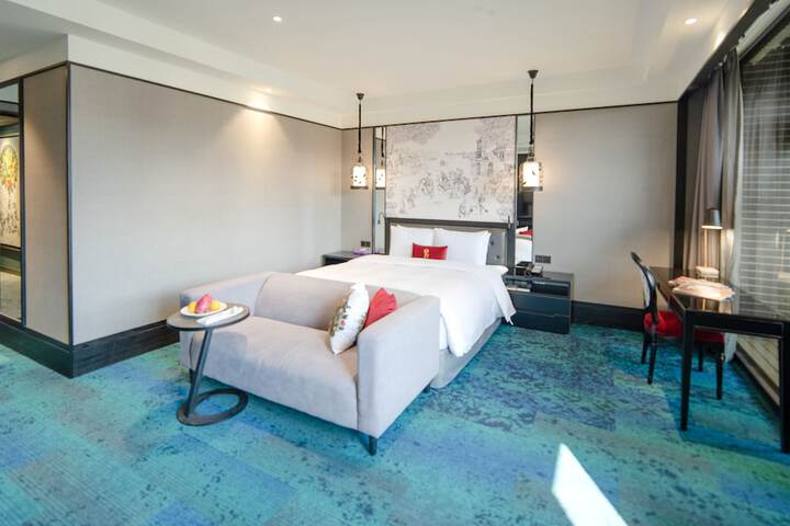Room 9 of 75
