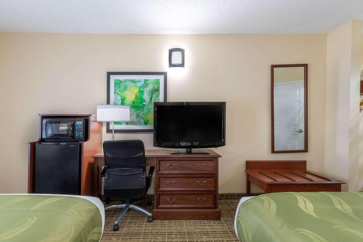 1 Double Bed Accessible (2 of 12)