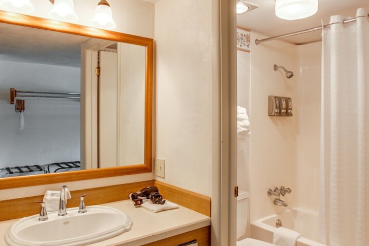 Room 40 of 72