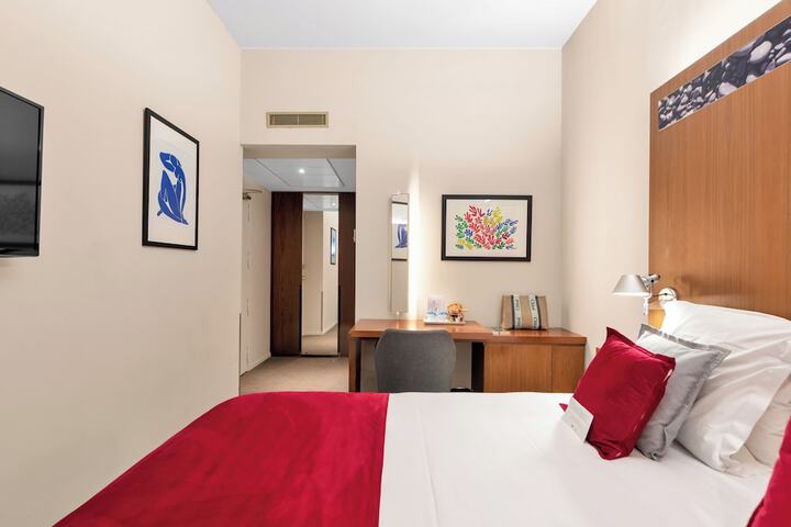 Room 44 of 134