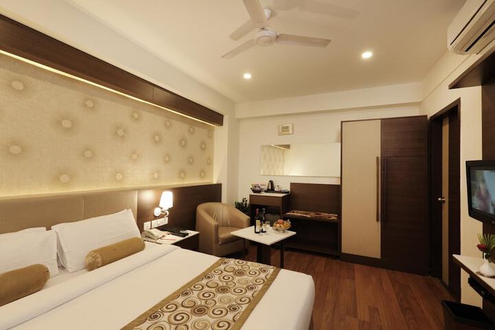Room 9 of 44