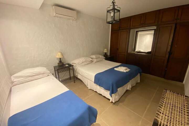 Room 8 of 48