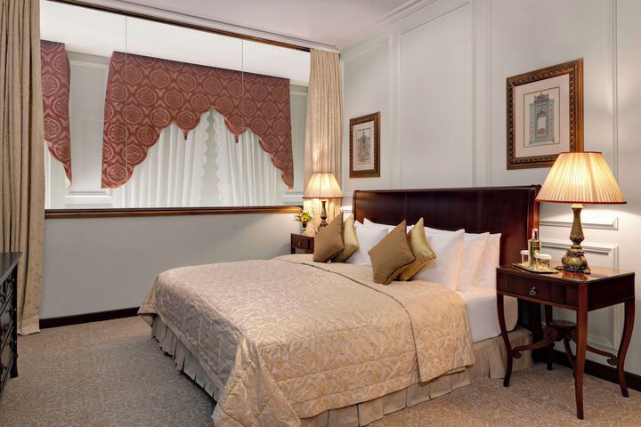 Room 93 of 318