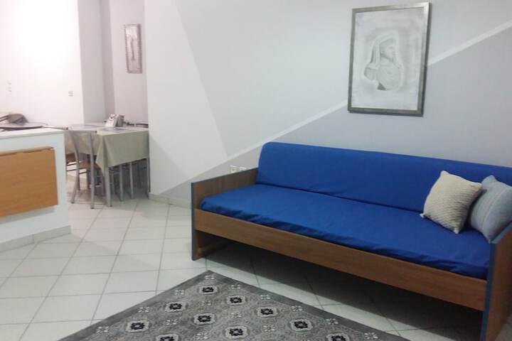 Room 12 of 30