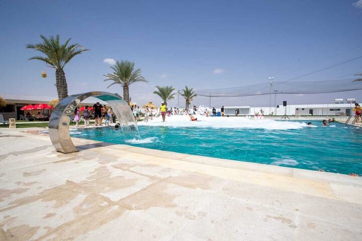 Pool 43 of 59