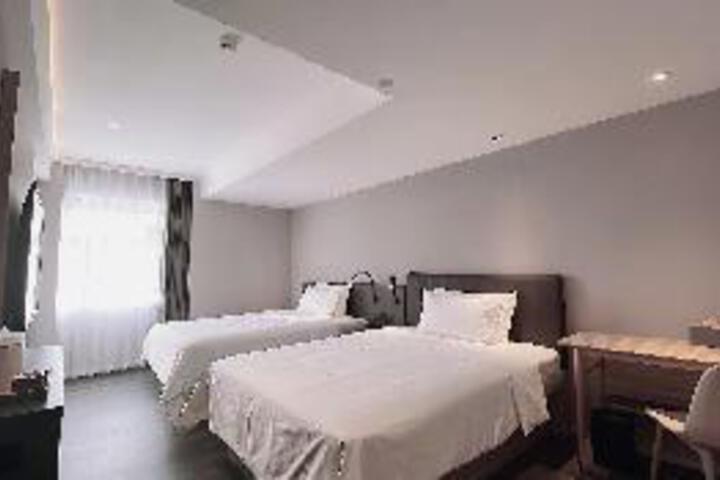 Room 13 of 53