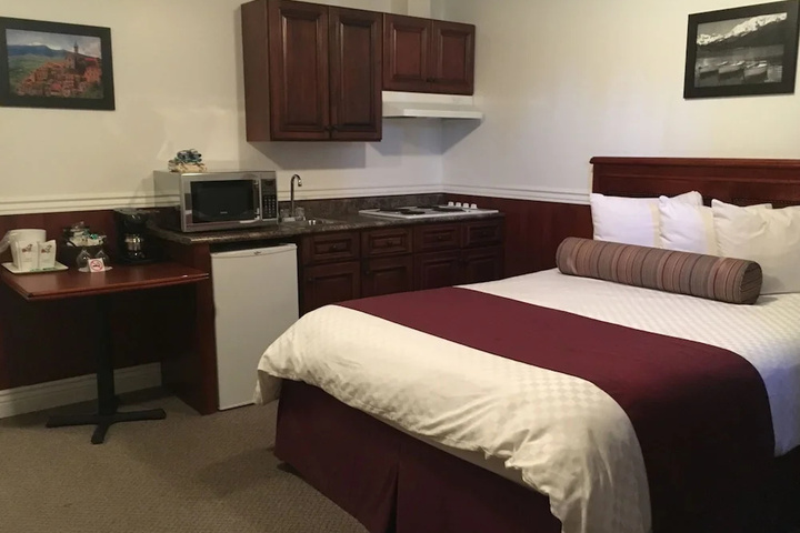 Room 5 of 17