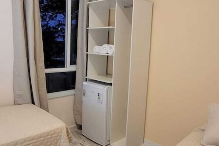 Room 6 of 17