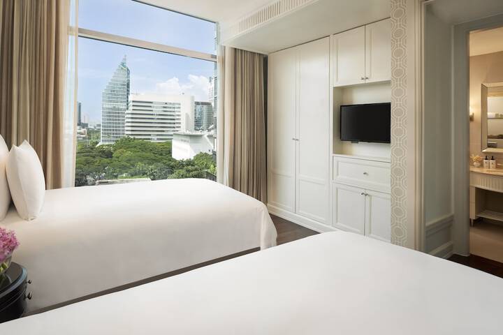 Room 53 of 152
