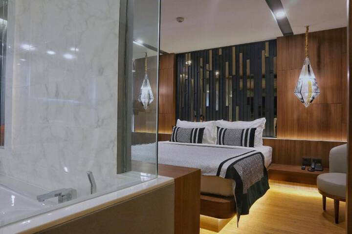 Room 28 of 72