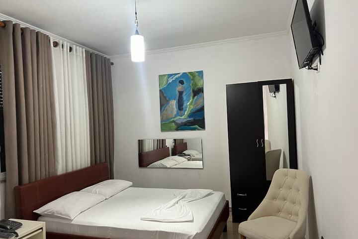Room 6 of 21