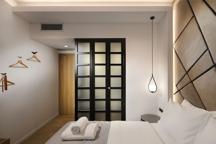 Room 10 of 66