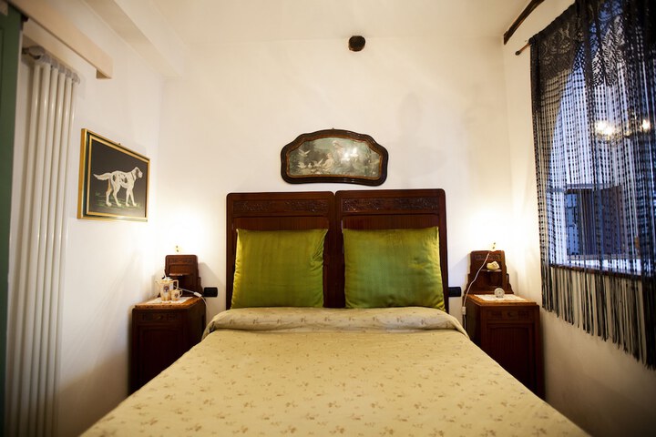 Room 30 of 235
