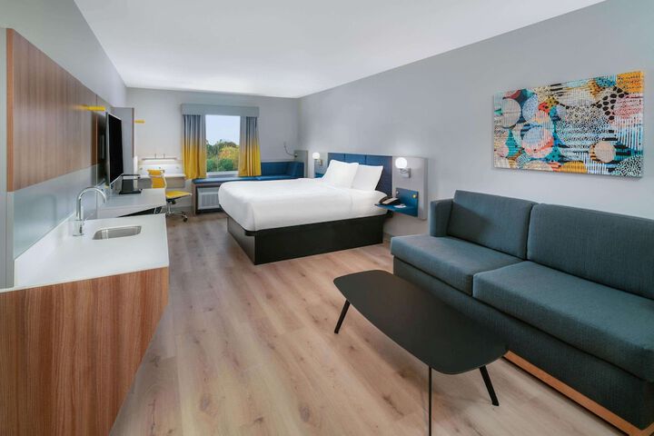 1 King Bed Suite (2 of 2)