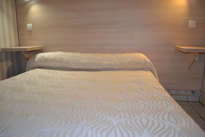 Room 5 of 22