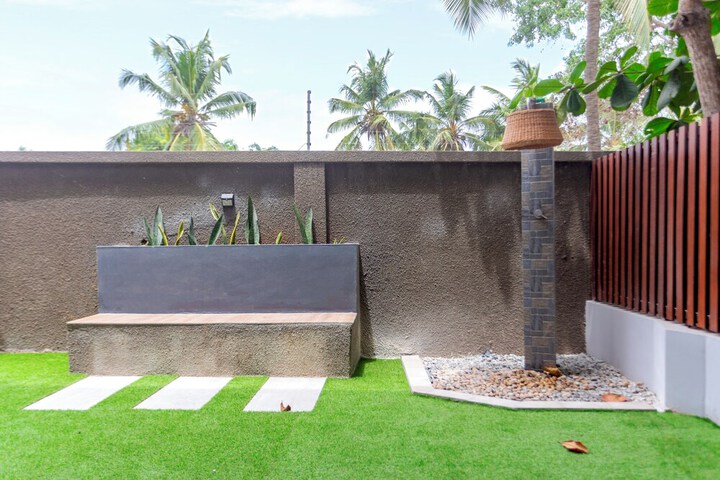 Hotel Exterior 65 of 75