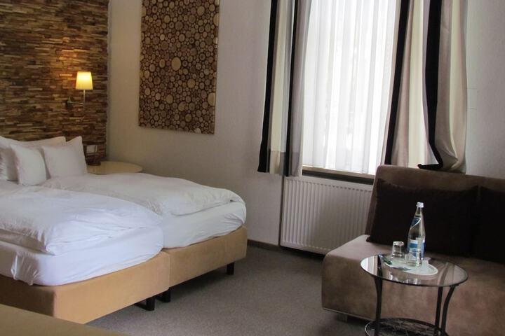 Room 22 of 35