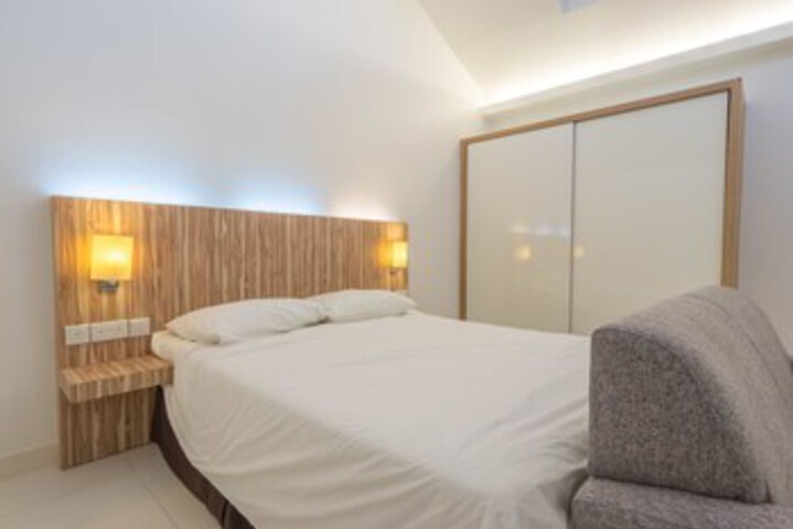Room 16 of 20