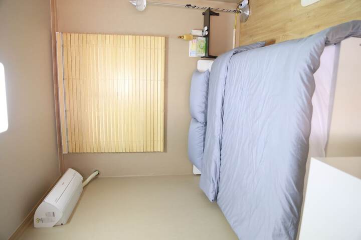 Room 12 of 52