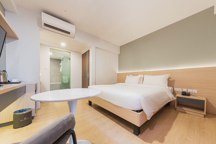 Room 29 of 54