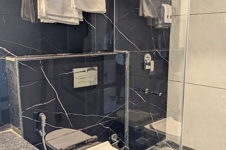 Room 11 of 35