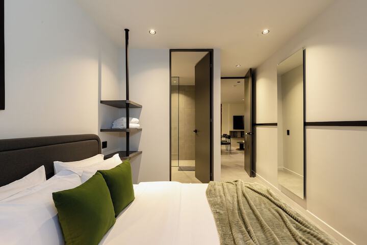 Room 37 of 199