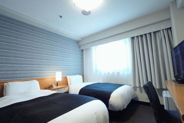 Room 6 of 45