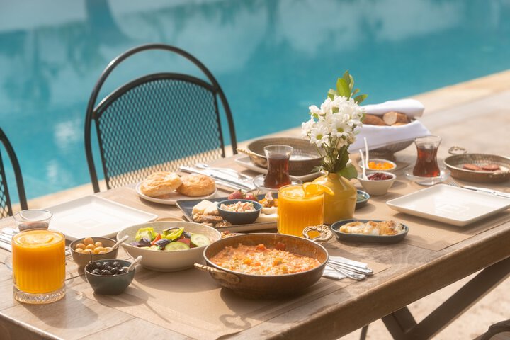 Breakfast/Coffee Service 42 of 60