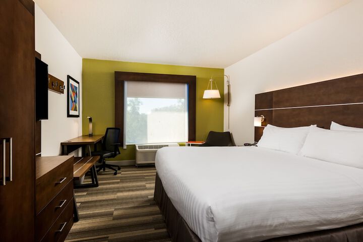 Standard | King Bed (7 of 9)