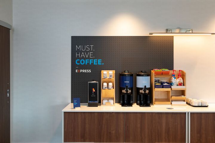 Breakfast/Coffee Service 50 of 74