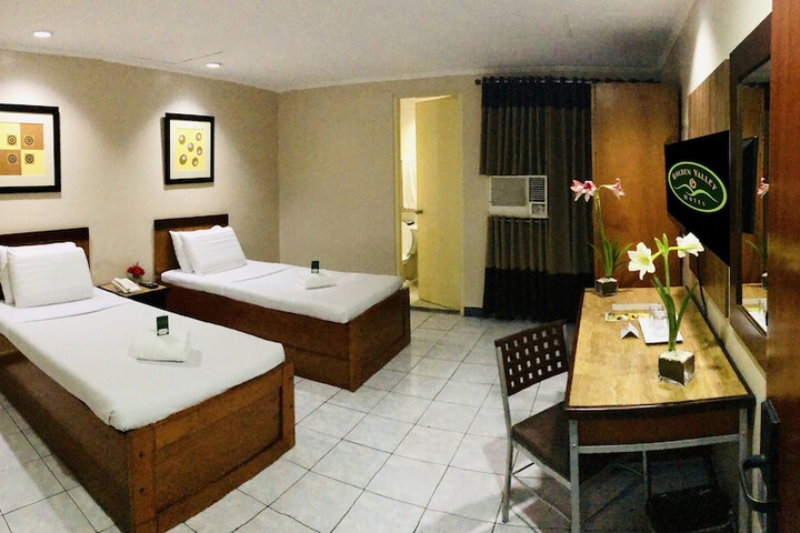 Room 35 of 69
