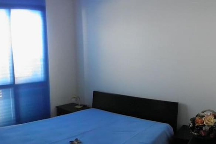 Room 4 of 68