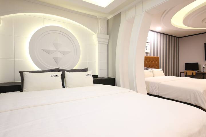 Room 18 of 49