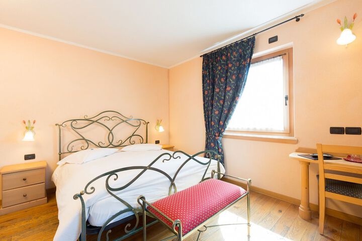 Room 8 of 39