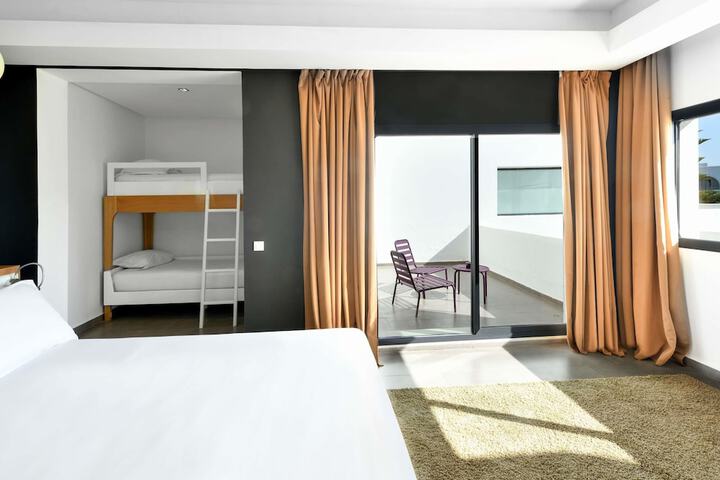 Room 19 of 222
