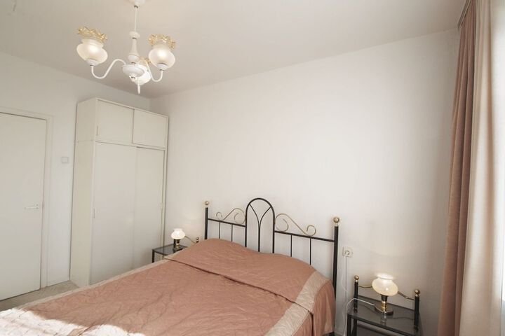 Room 5 of 72