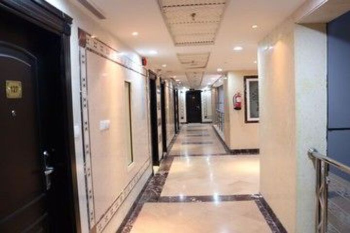 Ballroom/Hall 14 of 21