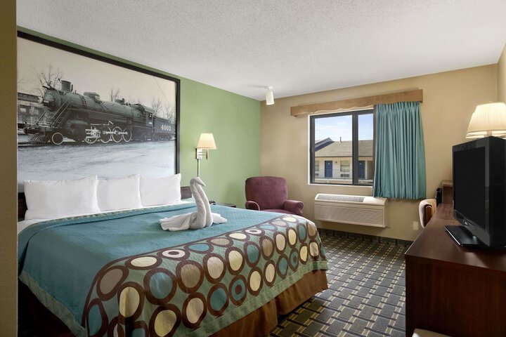 1 King Bed (6 of 6)