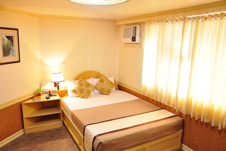 Room 12 of 82