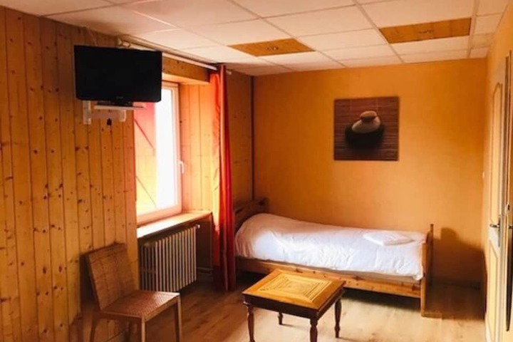 Room 15 of 40