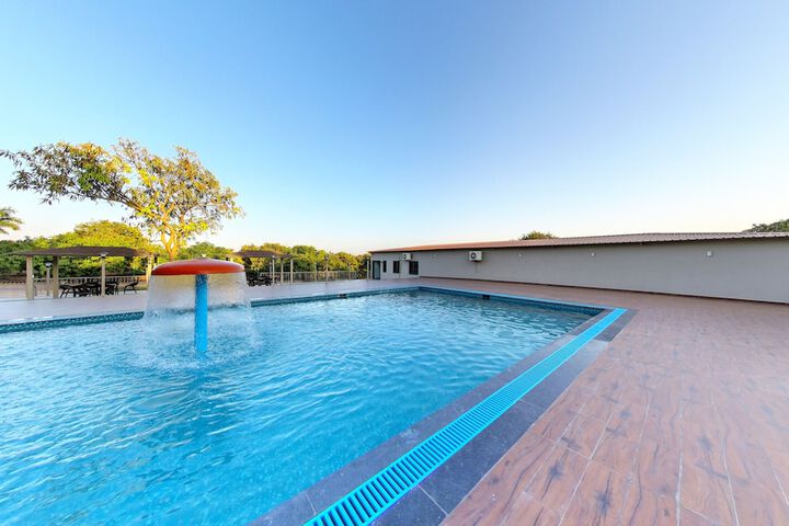 Pool 43 of 78