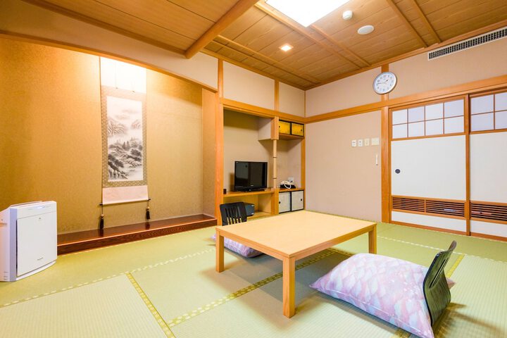 Room 4 of 34