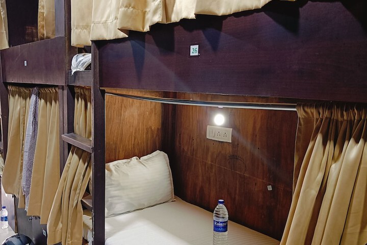 Room 9 of 20