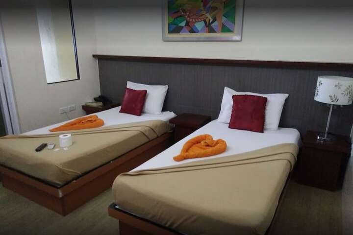 Room 6 of 19