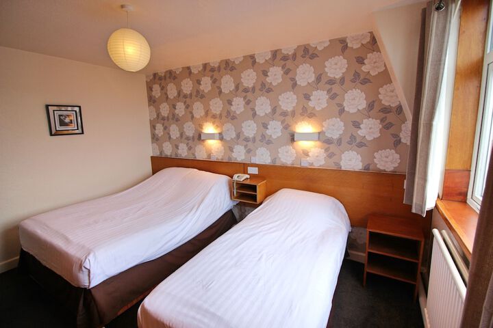 Room 32 of 62